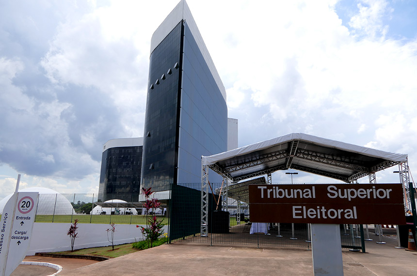 Candidatos ao governo da Paraíba poderão gastar até R$ 7 milhões nas Eleições 2026; veja valores por cargo