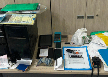 Trio da mesma família é preso suspeito de estelionato e associação criminosa