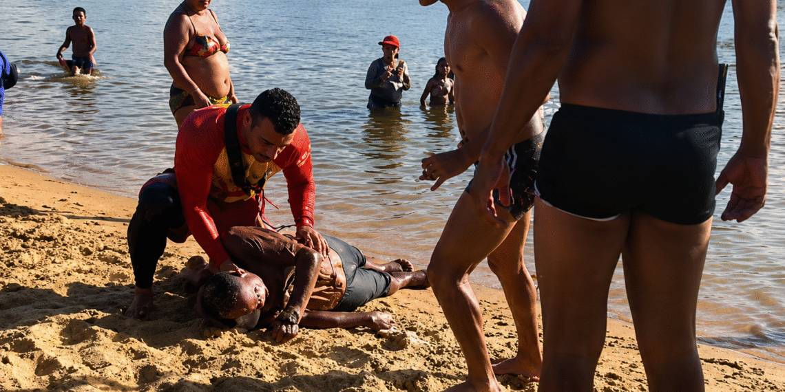 Homem de 58 anos morre afogado durante banho na Praia de Barra de Gramame, em João Pessoa