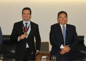 ALPB homenageia primeiro paraibano a conquistar o cume do Monte Everest