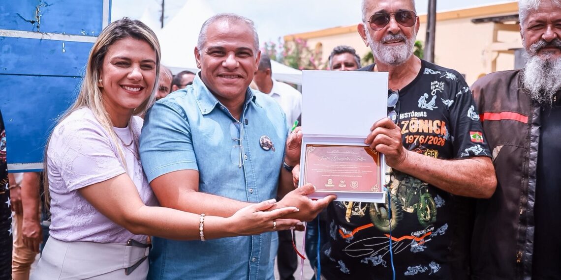 50 anos depois: Cabedelo recebe motociclista que refaz percurso histórico da Transamazônica