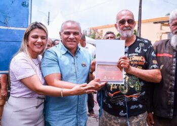 50 anos depois: Cabedelo recebe motociclista que refaz percurso histórico da Transamazônica