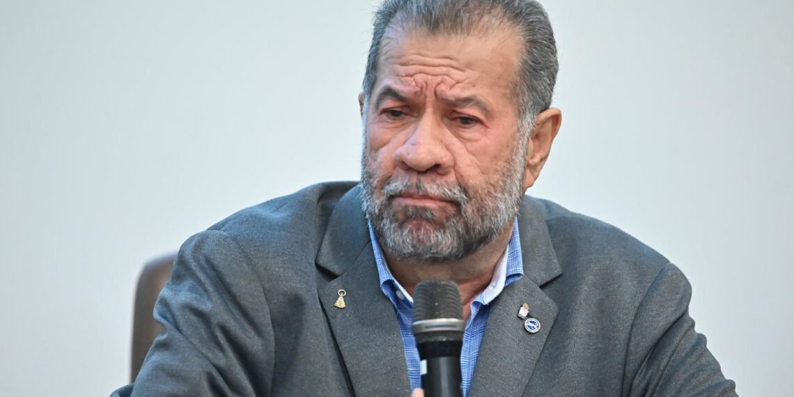 Eleições 2026: Carlos Lupi confirma saída do PDT da base de Lucas Ribeiro