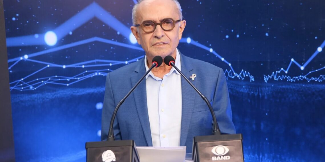 Troca de acusações entre Cícero e Lucas marca 1º bloco do debate da TV Arapuan