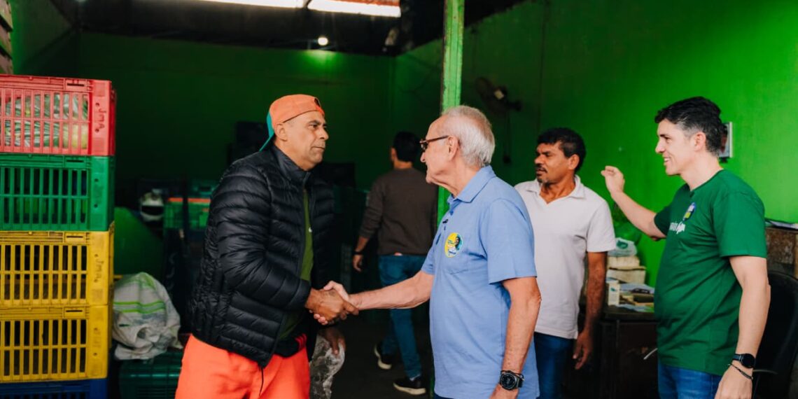 Cícero visita Ceasa de Campina, ouve relatos de abandono pelo Governo e se compromete com reestruturação