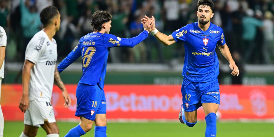 Com dois de Flaco, Palmeiras vence Santos por 3 x 0 pela Copa do Brasil