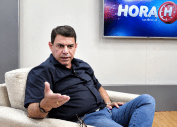 Dinho diz que antecipar eleição da Câmara é “faca nas costas” de Cícero e Leo