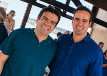 Agora é oficial: Lucas Ribeiro confirma Eduardo Carneiro como vice e prestigia João Pessoa na chapa