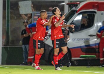Flamengo goleia o Mirassol fora de casa e diminui vantagem para o Palmeiras
