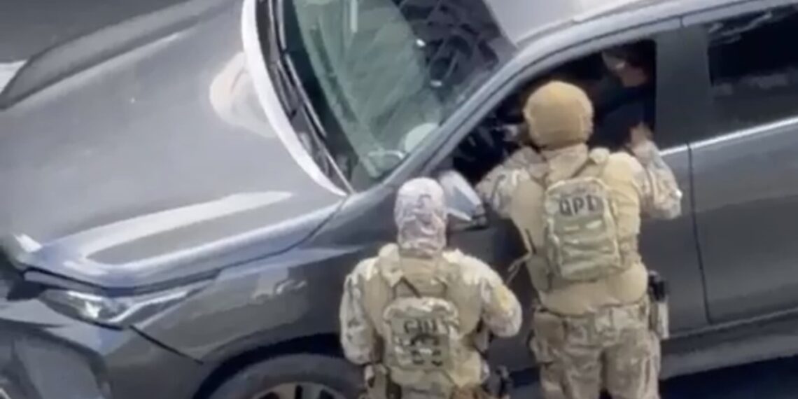 PF intercepta carro de dono da PixBet no meio de rodovia e faz busca pessoal durante operação bilionária