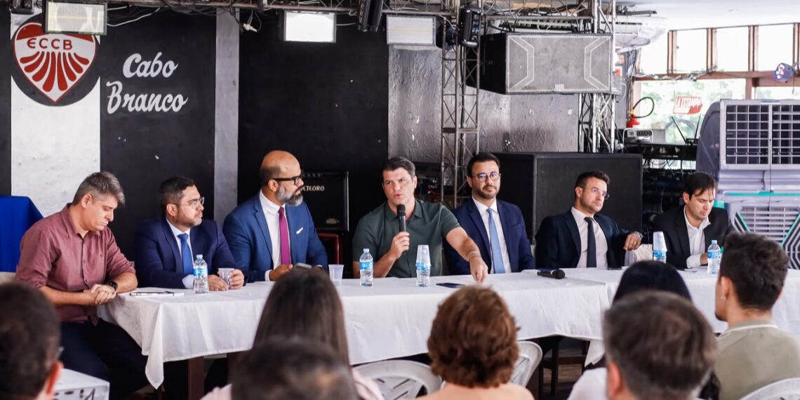 Cícero recebe representantes da comissão de aprovados no concurso da educação no Estado e se compromete com nomeação