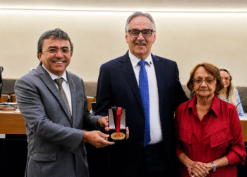ALPB homenageia ex-prefeito de Cajazeiras Zerinho Rodrigues e o empresário José Arlan