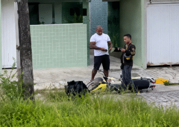 Motoboy denuncia ter sido agredido por cliente armado em prédio no José Américo, em João Pessoa
