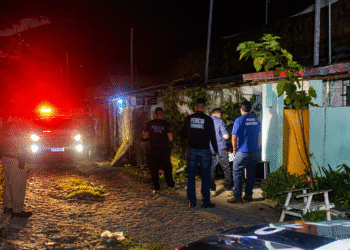 Homem de 53 anos é morto a tiros dentro de casa no bairro das Trincheiras, em João Pessoa