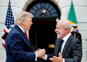 Lula diz a Trump que Brasil tem meios próprios para combater facções e defende cooperação com os EUA