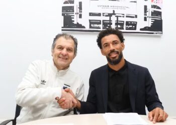 Vozinha assina contrato de seis meses com Colo-Colo, do Chile