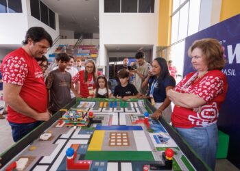 Leo Bezerra destaca que João Pessoa é referência nacional em tecnologia durante Torneio Pessoense de Robótica