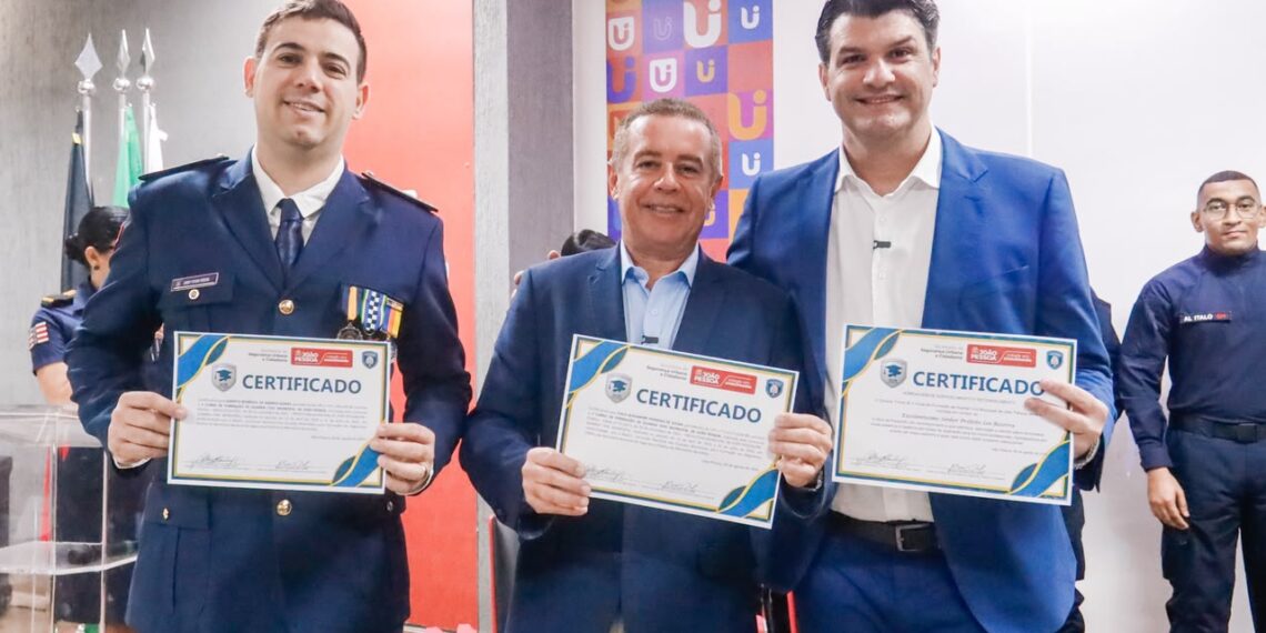 Leo Bezerra participa da formação de 51 novos guardas-civis metropolitanos e anuncia convocação a partir de setembro