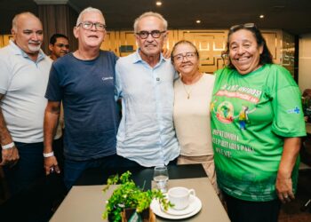 Cícero se reúne com agentes de saúde e de combate à endemias de 30 municípios, recebe apoio e reforça compromisso com categoria