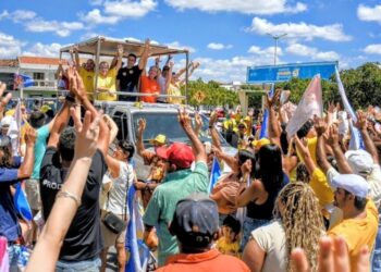 Lucas inicia 3º dia de caravana em Zabelê e São Sebastião do Umbuzeiro, reforçando presença no Cariri