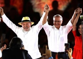 PT oficializa Lula como candidato à Presidência em busca do 4º mandato
