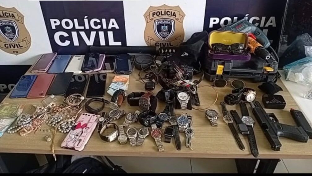 Mulher é presa suspeita de integrar grupo especializado em assaltos a residências em João Pessoa