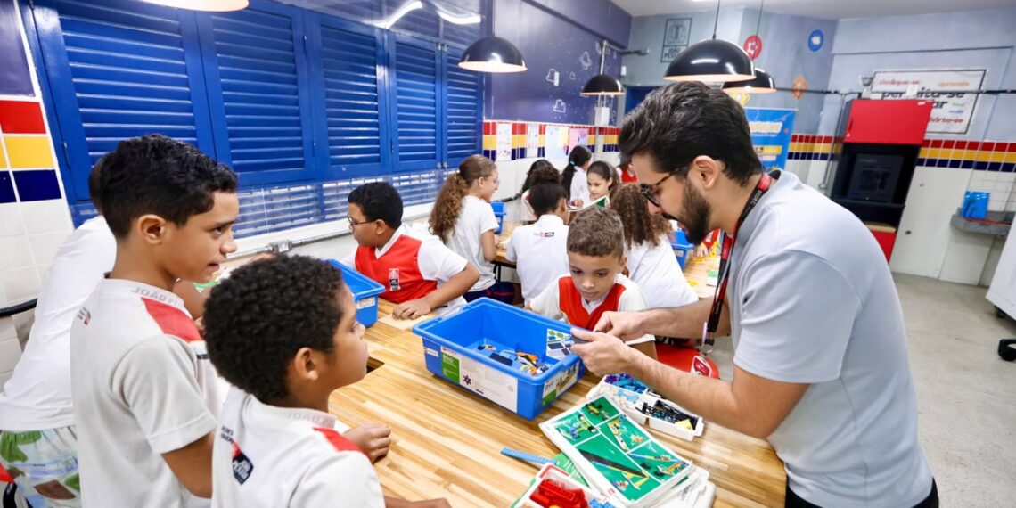 Leo Bezerra celebra maior avanço da educação de João Pessoa no Ideb entre capitais do Nordeste