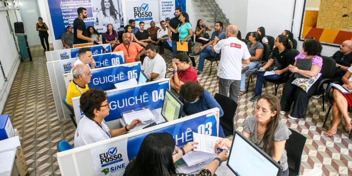 Celulares de prefeito e vereadora são roubados durante convenção do PT na Bahia