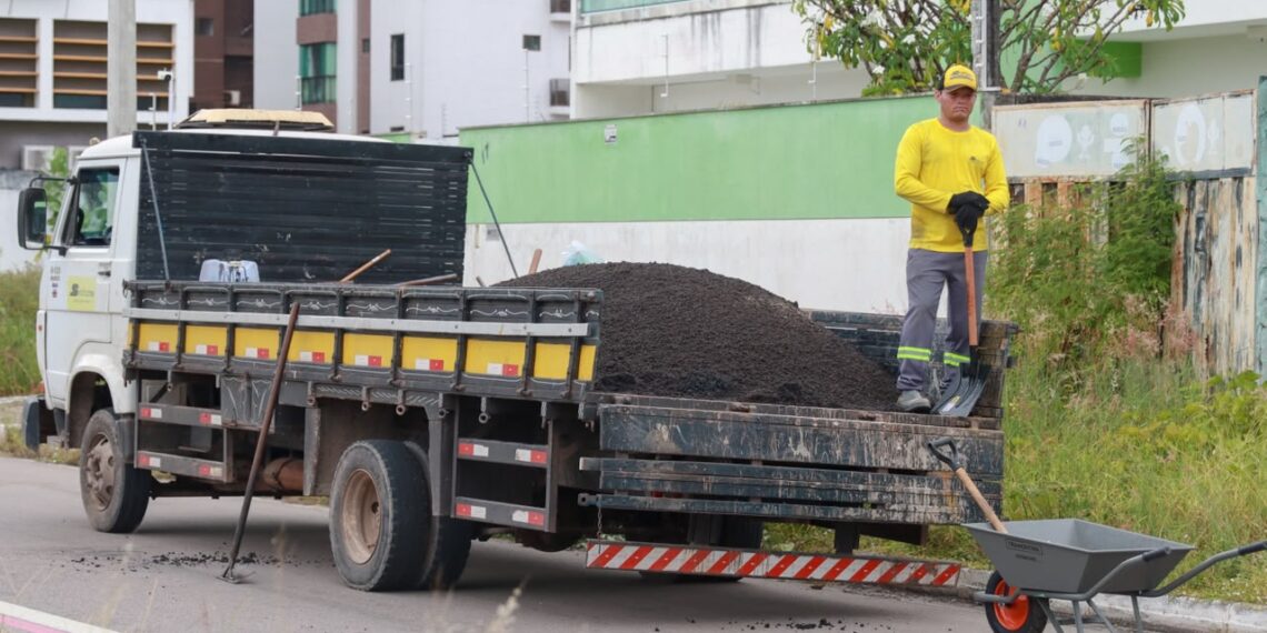 Prefeitura Municipal de Cabedelo retoma Operação Tapa-Buraco para melhorar segurança viária e condições de circulação