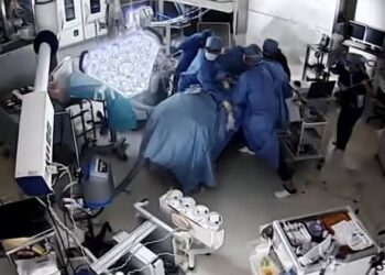 Médicos no Japão são surpreendidos por terremoto durante cirurgia