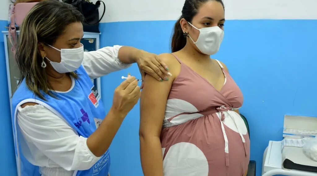 Saiba como e onde atualizar carteira de imunização em João Pessoa