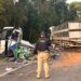 Acidente entre carreta e micro-ônibus deixa ao menos 23 mortos no Paraná