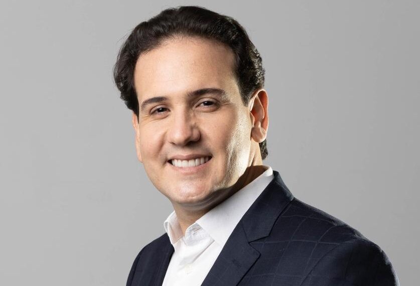 André Amaral Filho assina compromisso com empreendedores para lutar contra impostos