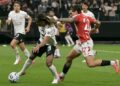 Memphis perde pênalti, e Corinthians é eliminado da Libertadores