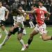 Memphis perde pênalti, e Corinthians é eliminado da Libertadores