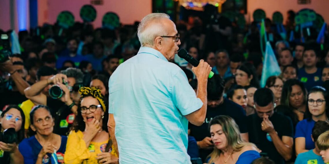 Evento superlotado mostra força de Cícero em Campina ao lado de Tovar e Romero
