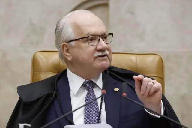 Fachin defende fim do inquérito das fake news como solução para crise no STF