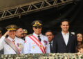 Governador participa de desfile cívico-militar e destaca democracia