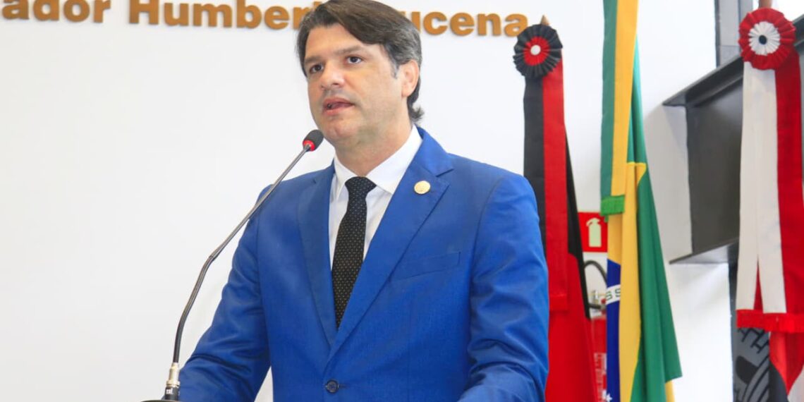 Leo Bezerra pressiona por solução para LUOS e anuncia diálogo com Sinduscon e vereadores