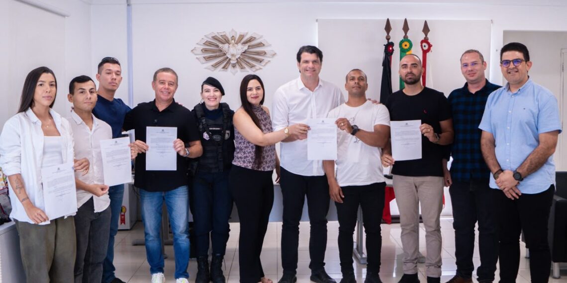Leo Bezerra nomeia 51 novos guardas-civis e anuncia núcleos especializados para Centro Histórico, Orla e Meio Ambiente