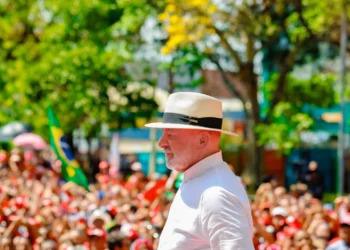 Lula diz que Trump quer ‘acabar com o Pix’ e afirma que defenderá sistema