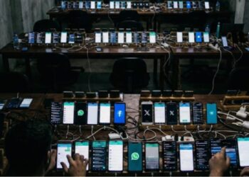 Justiça manda identificar quem está por trás de estrutura digital e quem pagou anúncios contra Veneziano