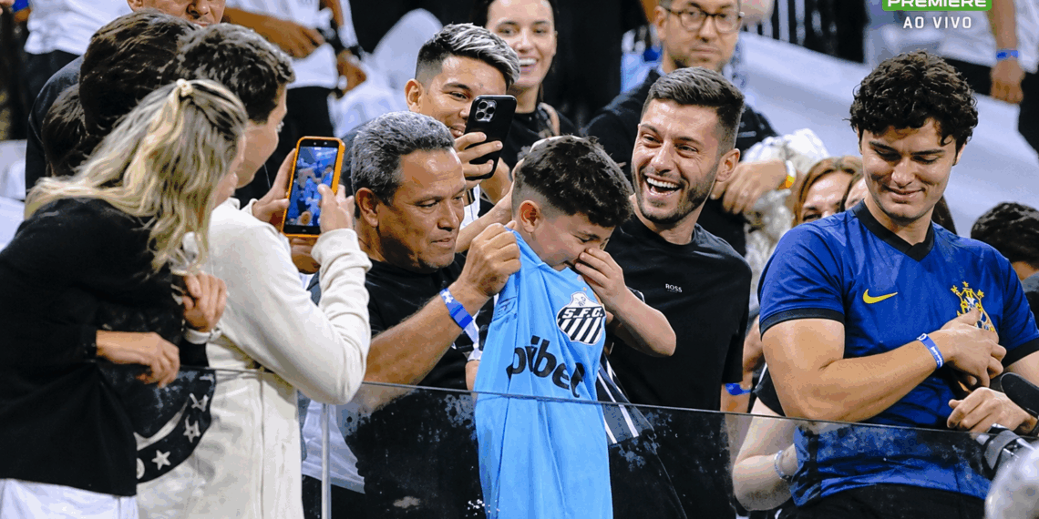 Torcedores que hostilizaram criança são identificados e podem ser banidos de jogos do Corinthians