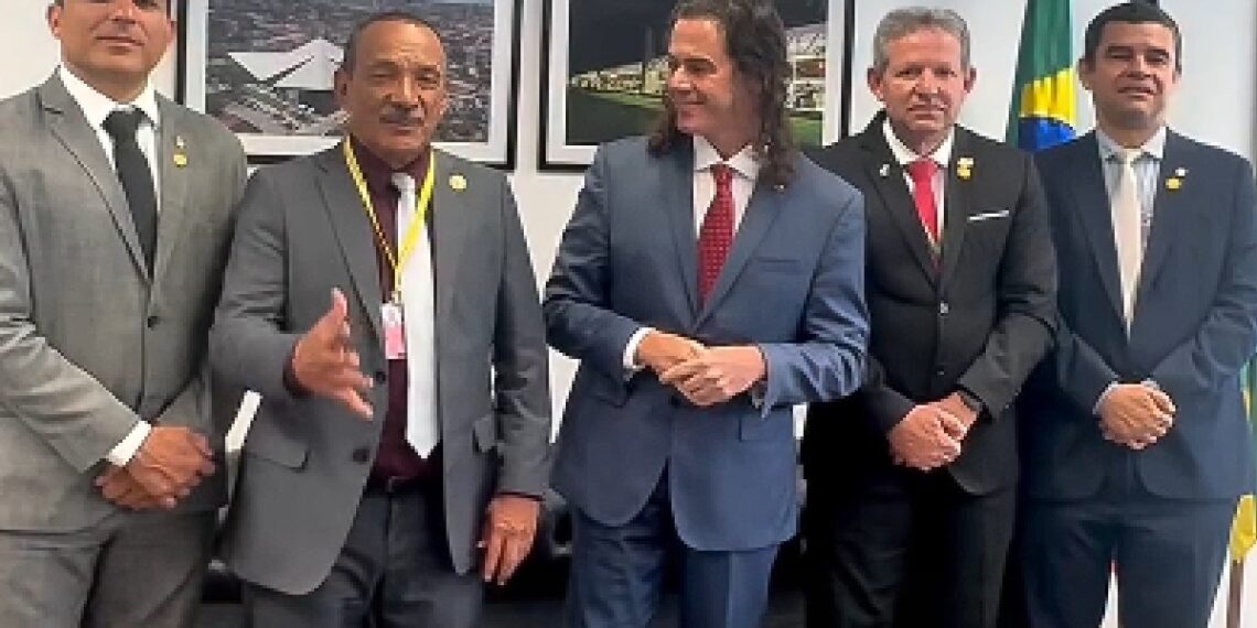 Veneziano recebe membros da Polícia Militar e Bombeiros da Paraíba e confirma apoio à PEC da Segurança Pública