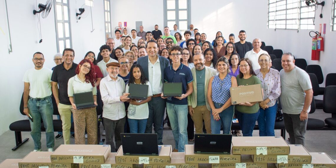 Escolas estaduais da Capital são contempladas com mais de 4,1 mil Chromebooks para reforçar tecnologia nas salas de aula