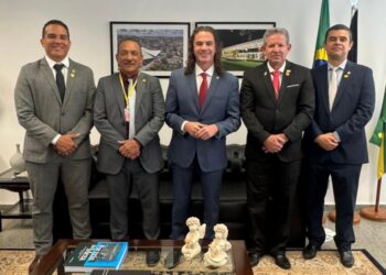 Veneziano recebe membros da Polícia Militar e Bombeiros da Paraíba e confirma apoio à PEC da Segurança Pública