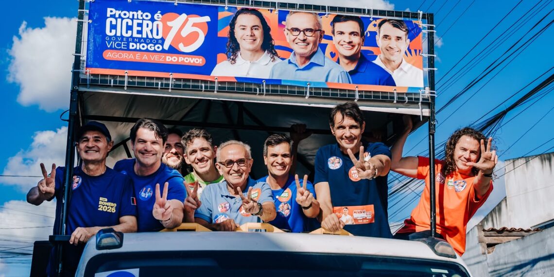 Cícero, Diogo, Romero, Veneziano, Dr. Jhony e Pedro reúnem forças em grande carreata por Campina Grande