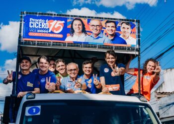Cícero, Diogo, Romero, Veneziano, Dr. Jhony e Pedro reúnem forças em grande carreata por Campina Grande