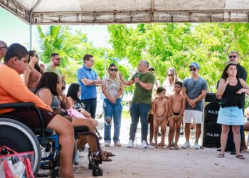 Cabedelo amplia acesso à praia para pessoas com deficiência e abre programação de inclusão