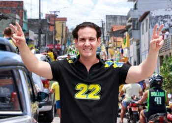 André Amaral participa de mega carreata em Campina Grande e reforça defesa por mais empregos na Paraíba